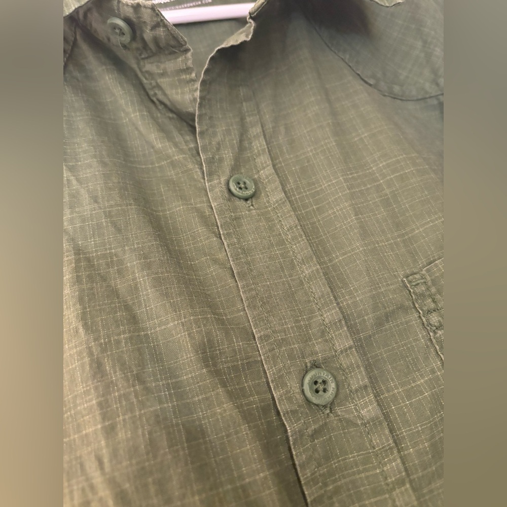 Mountain Hardwear Cotton Blend Button Down Short Sleeve in Green, Size L - Picture 4 of 9